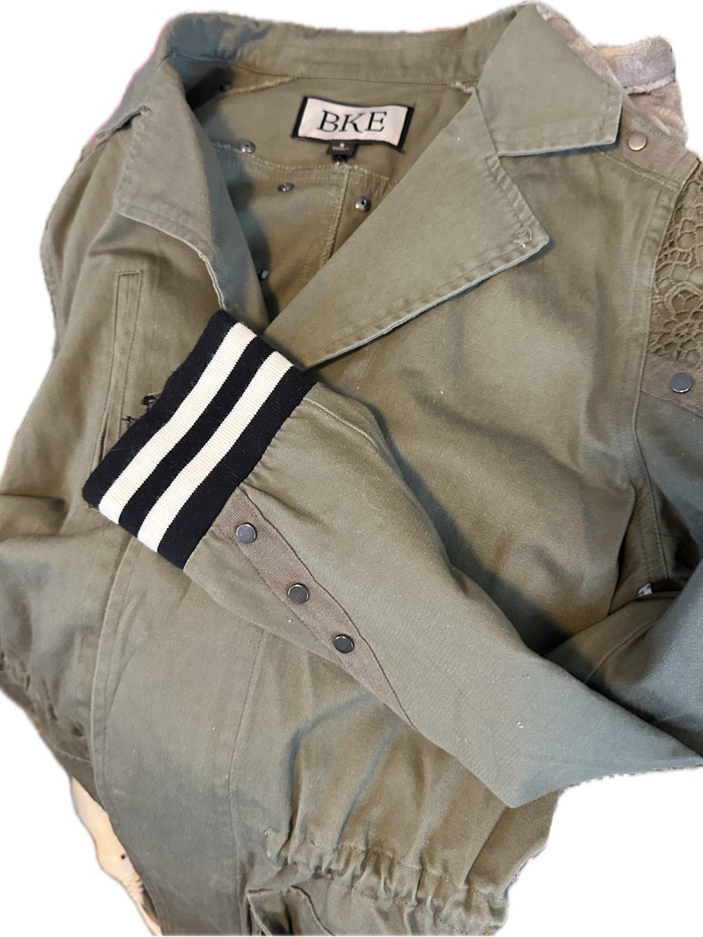 Army Green Jacket . Buckle . Never worn